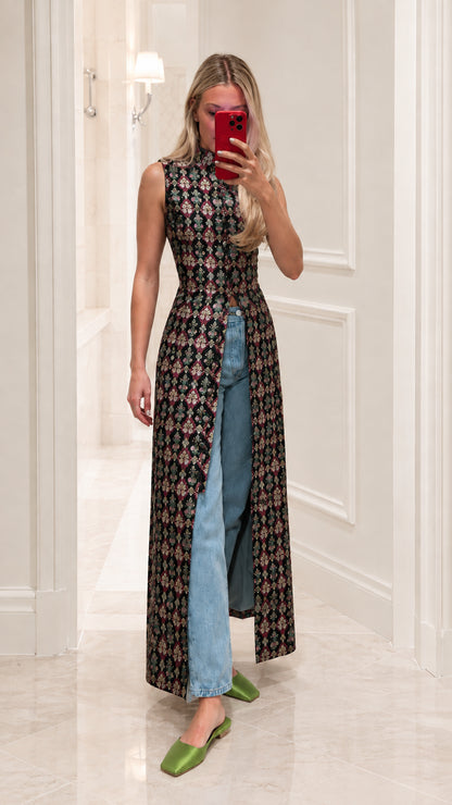 Model wearing black jacquard sleeveless mandarin collar maxi tunic